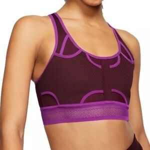 Nike Wmns Ultrabreathe Medium-Support Sports Bra S